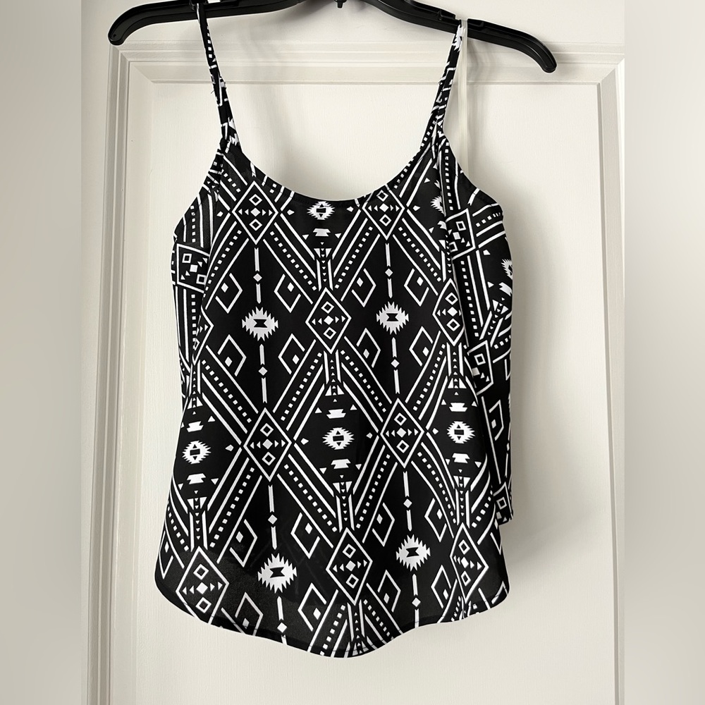 Eyeshadow•printed crop top•black|white•size small•worn twice